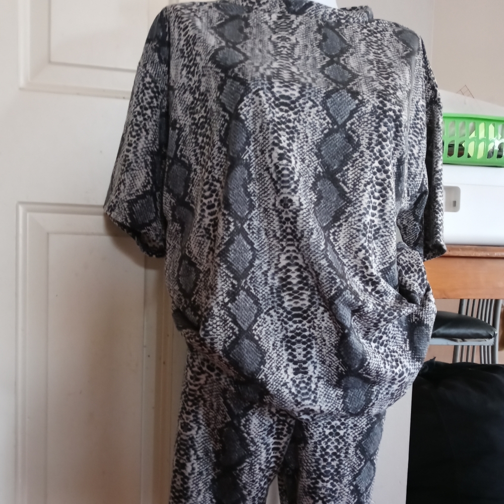 FN Snake Print Set - Picture 2 of 10